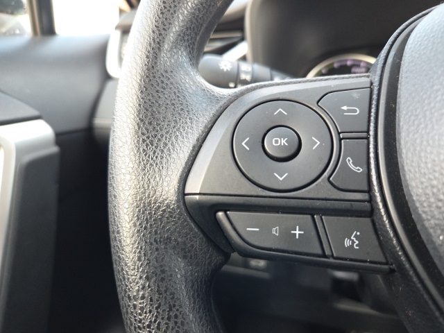 2019 Toyota RAV4 Hybrid XLE photo 22