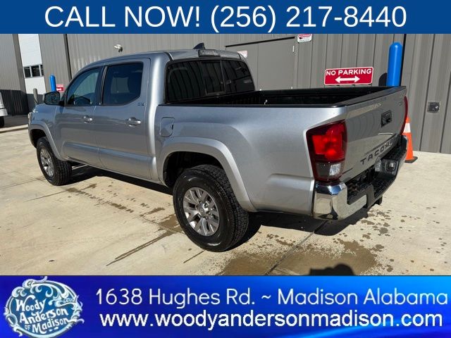 2019 Toyota Tacoma SR5 photo 2