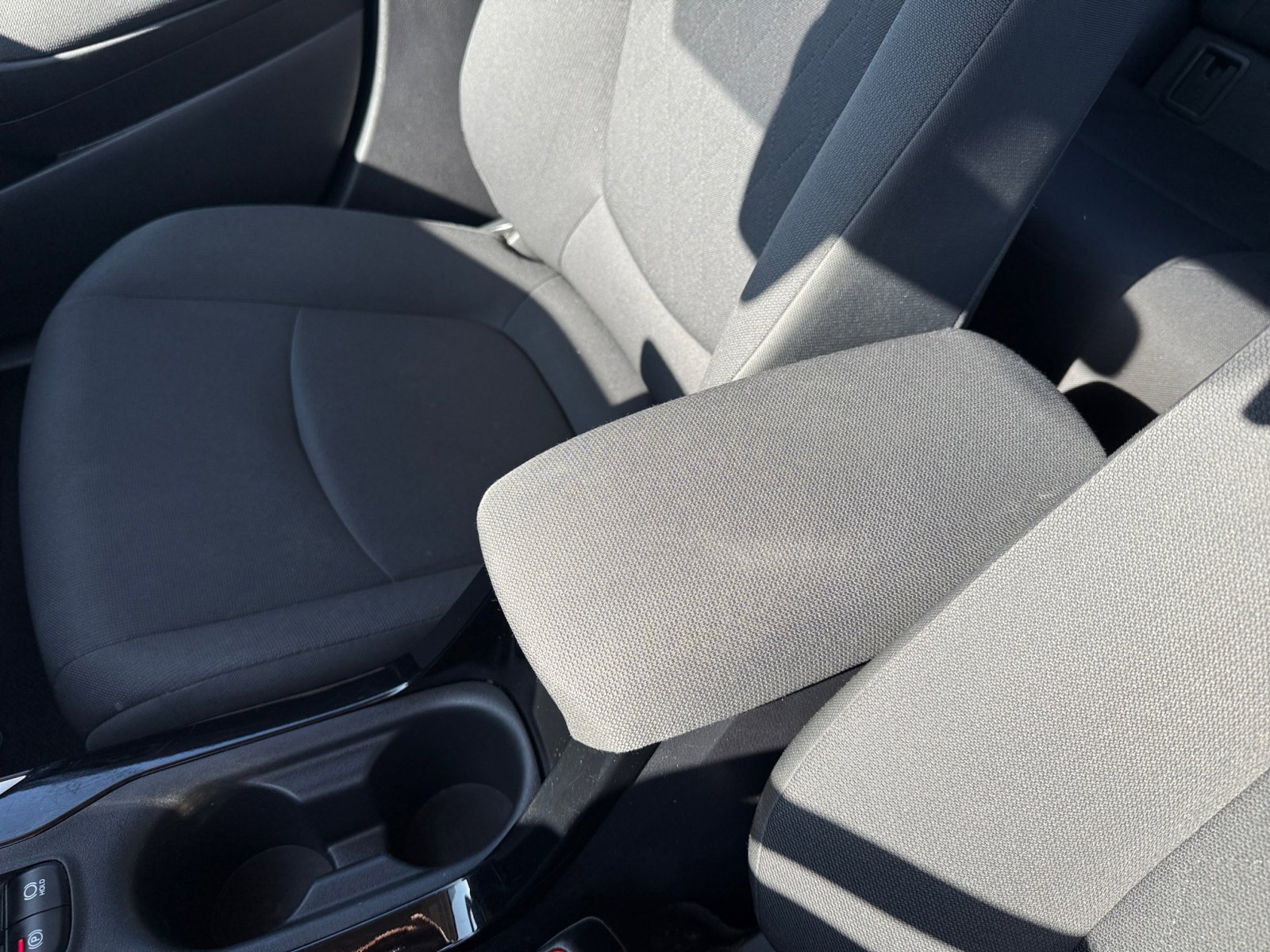 2022 Toyota Corolla LE photo 14