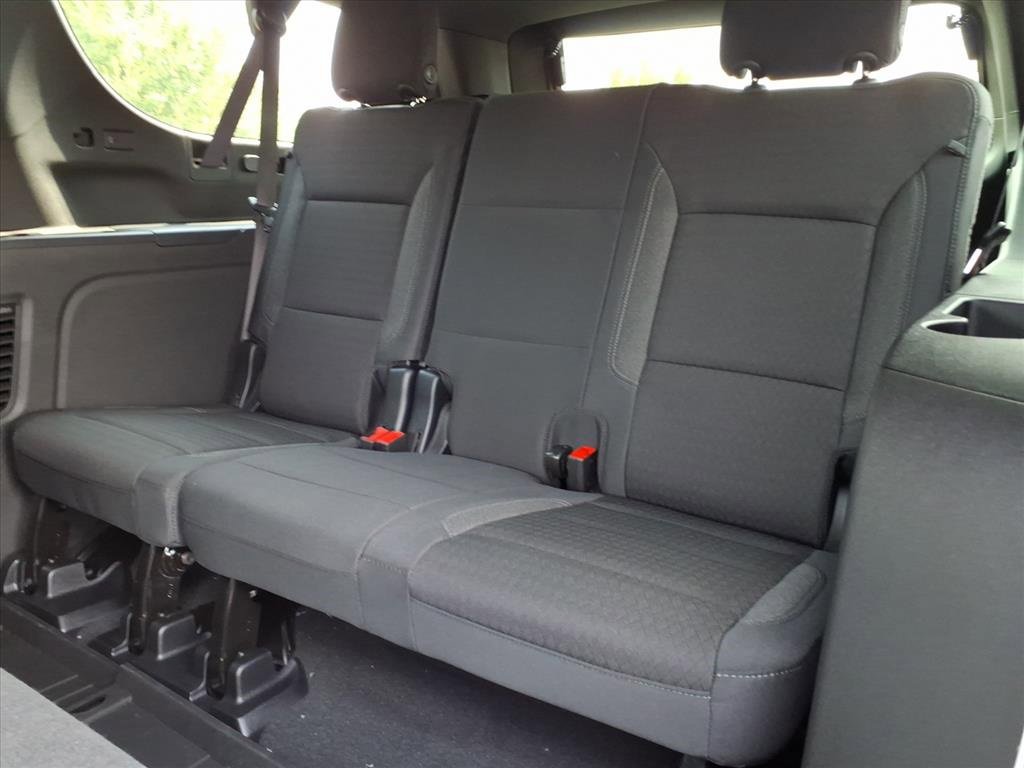 2025 Chevrolet Suburban LS photo 17