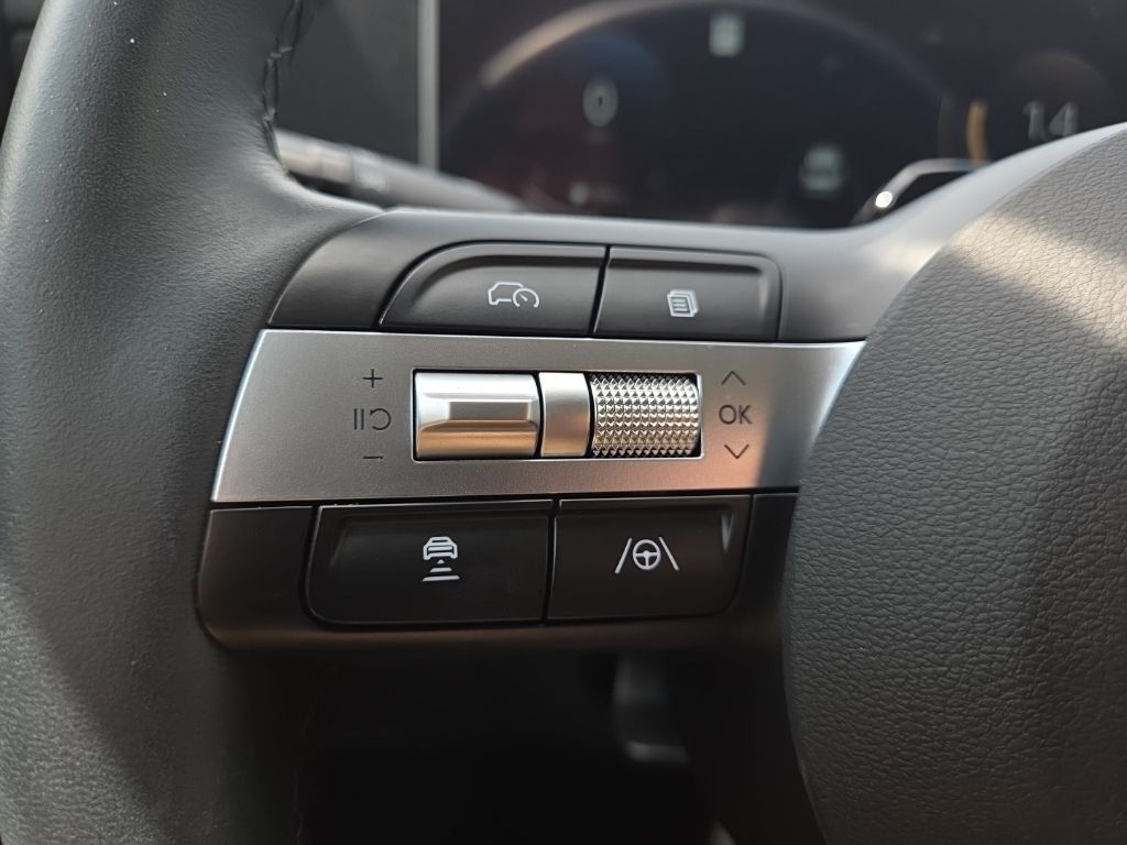 2025 Hyundai Tucson SEL Convenience photo 12