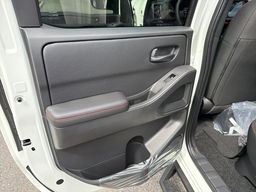 2026 Nissan Frontier PRO-4X photo 14