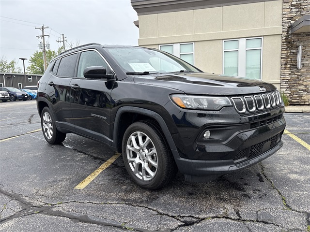 2022 Jeep Compass Latitude Lux photo 3