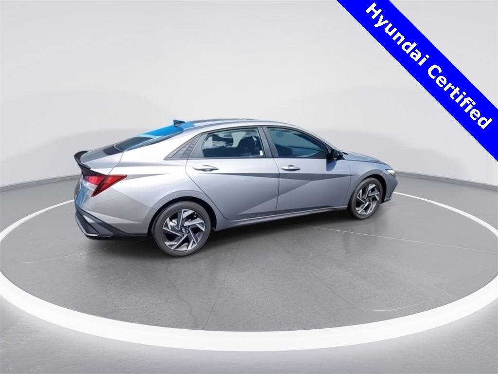 2025 Hyundai Elantra SEL Sport photo 8