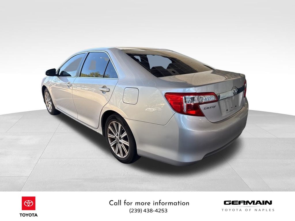 2013 Toyota Camry XLE photo 3