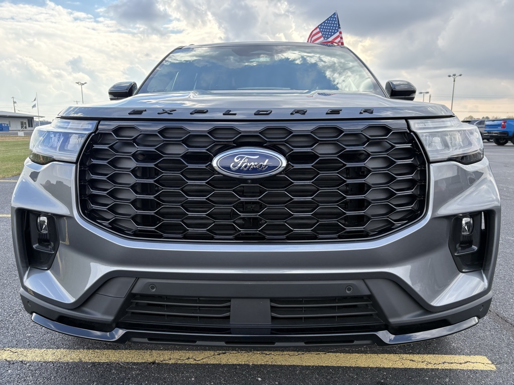 2025 Ford Explorer ST-Line photo 3