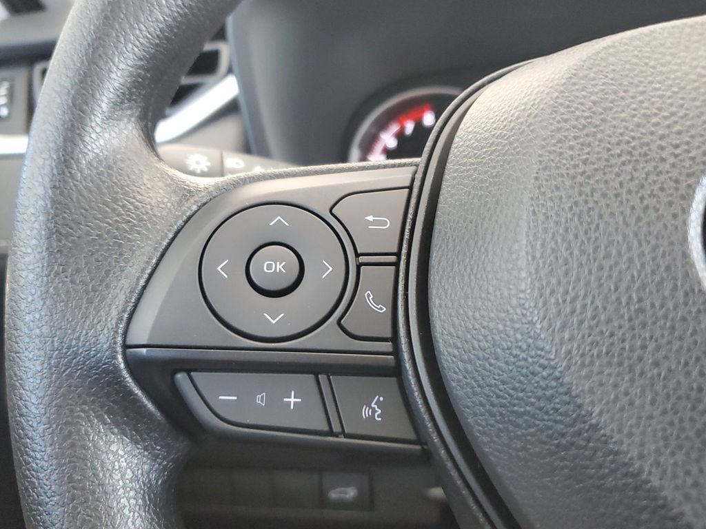 2025 Toyota RAV4 XLE photo 29