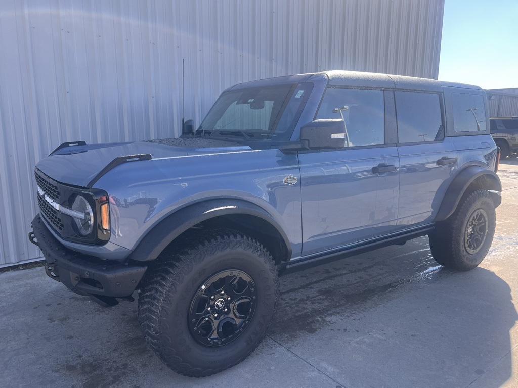 2024 Ford Bronco Wildtrak photo 2