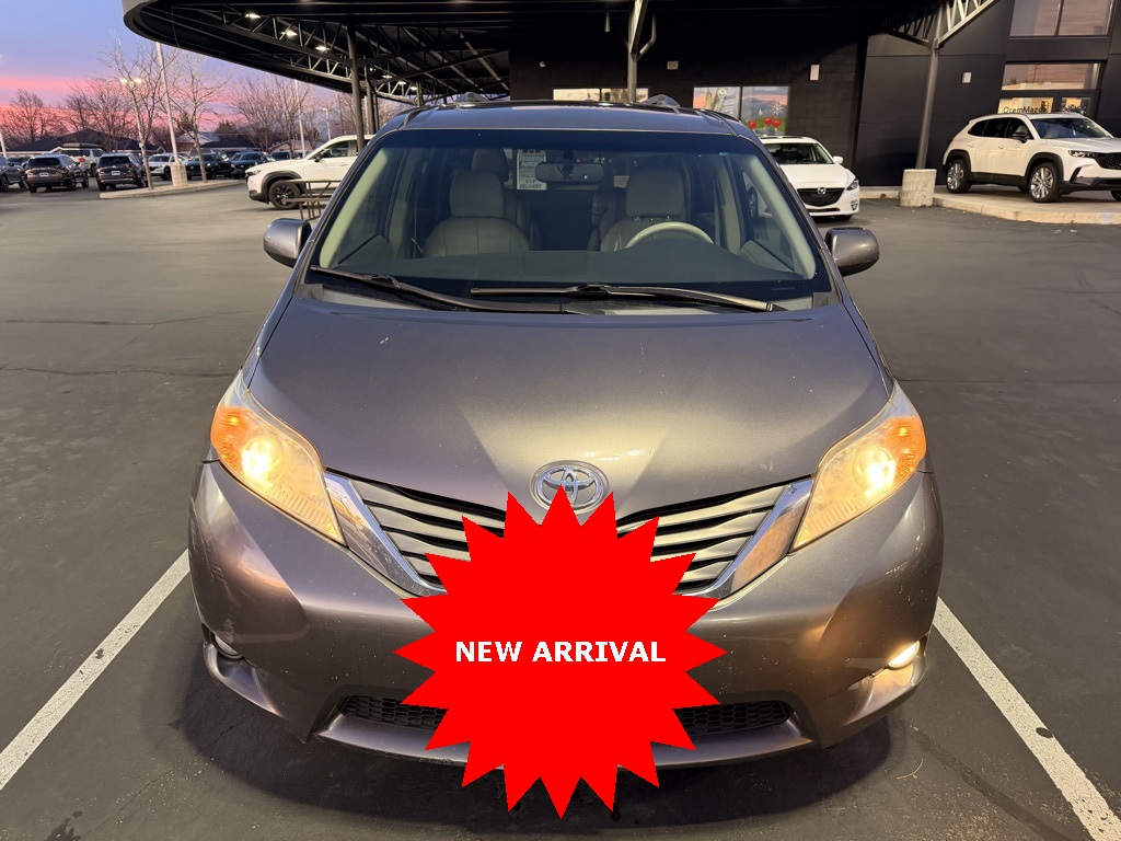 2011 Toyota Sienna XLE's photo
