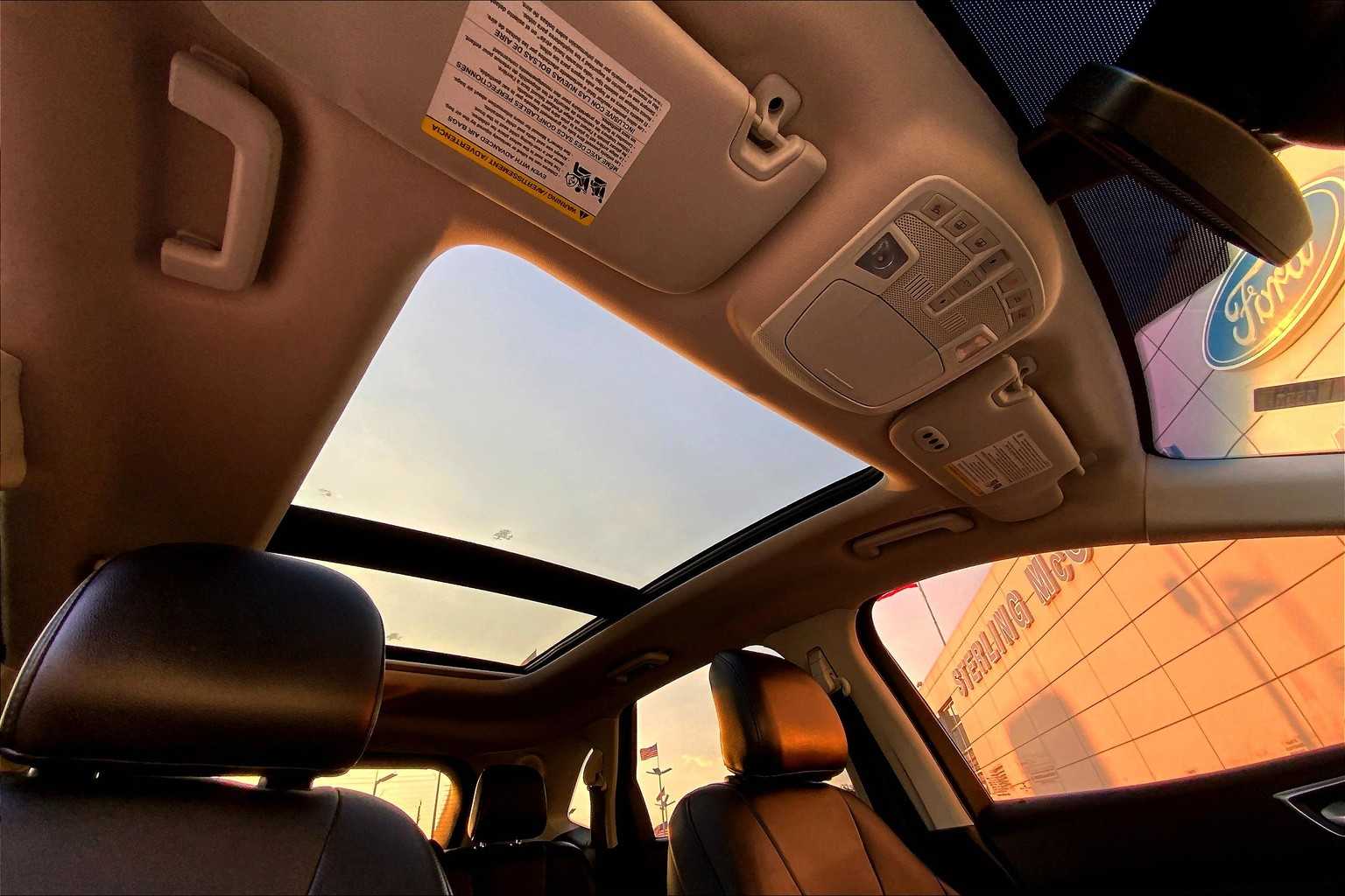 2019 Ford Edge Titanium photo 10