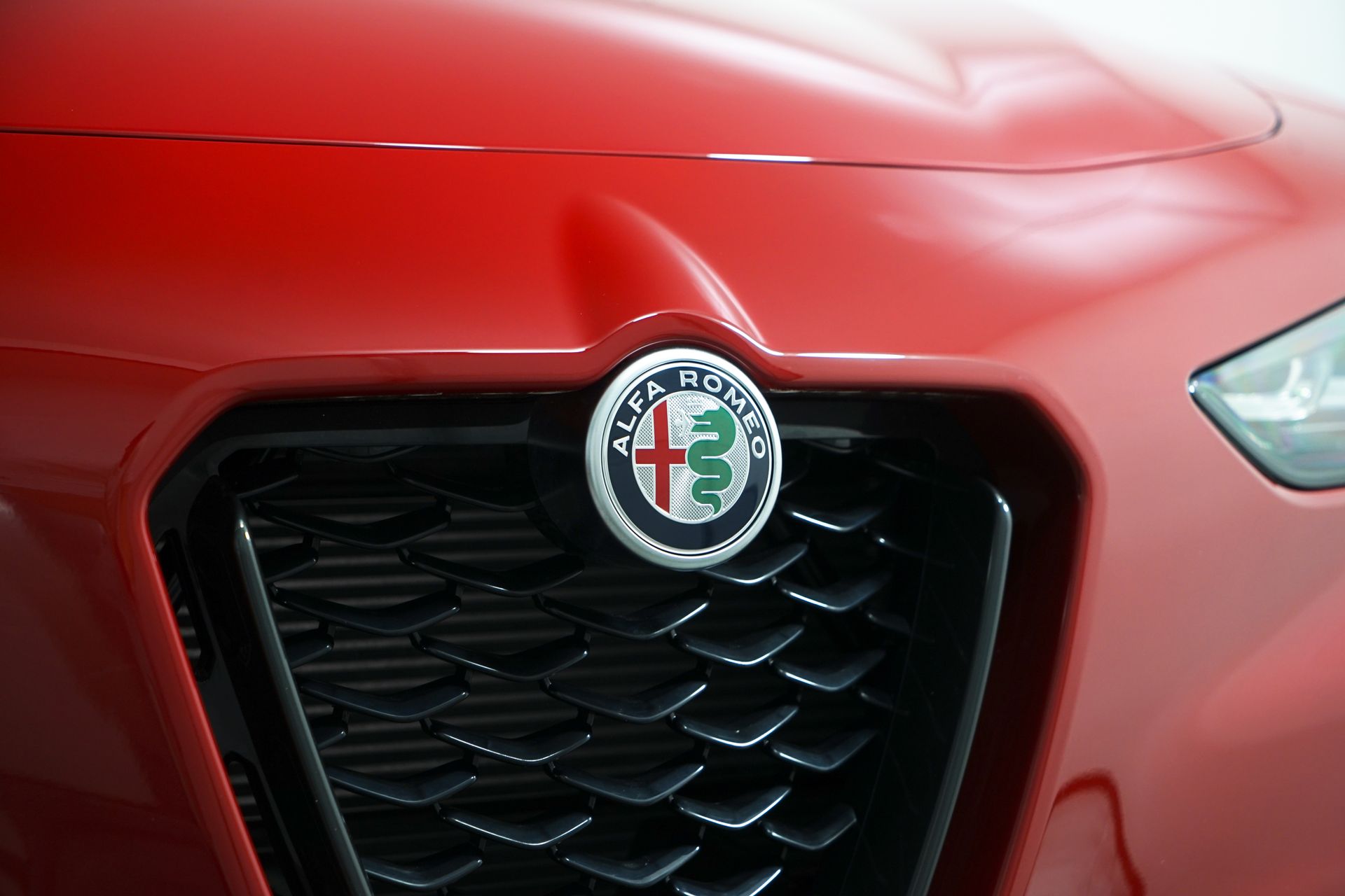 2024 Alfa Romeo Stelvio photo 10