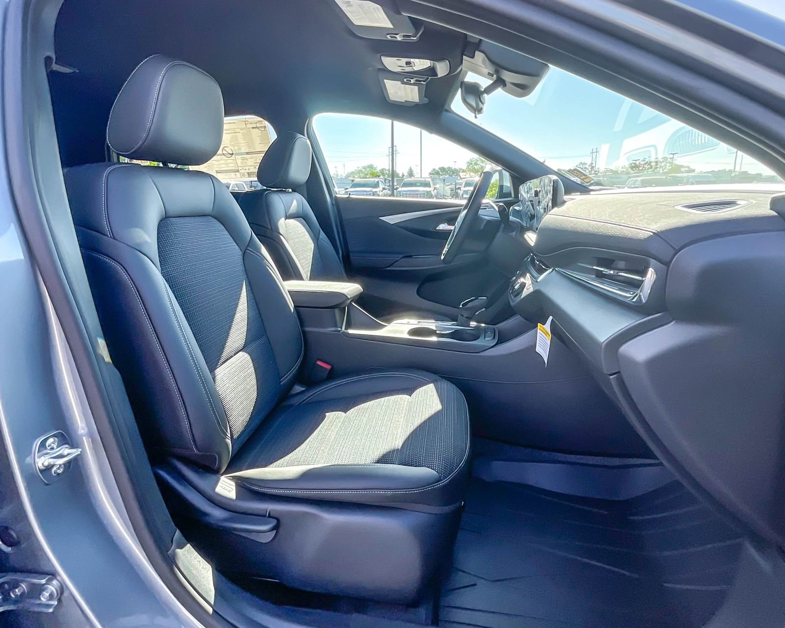 2025 Buick Envista Preferred photo 14