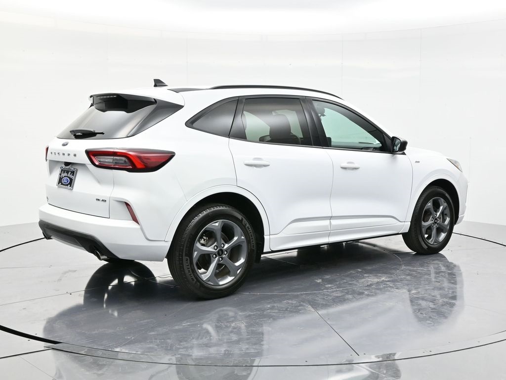 2023 Ford Escape ST-Line photo 5