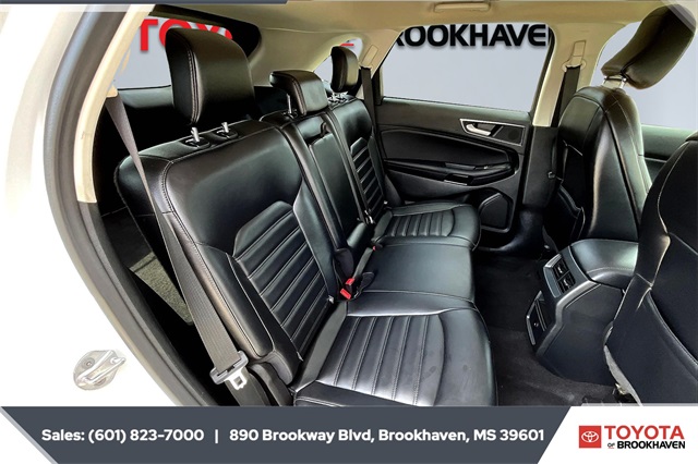 2023 Ford Edge SEL photo 17