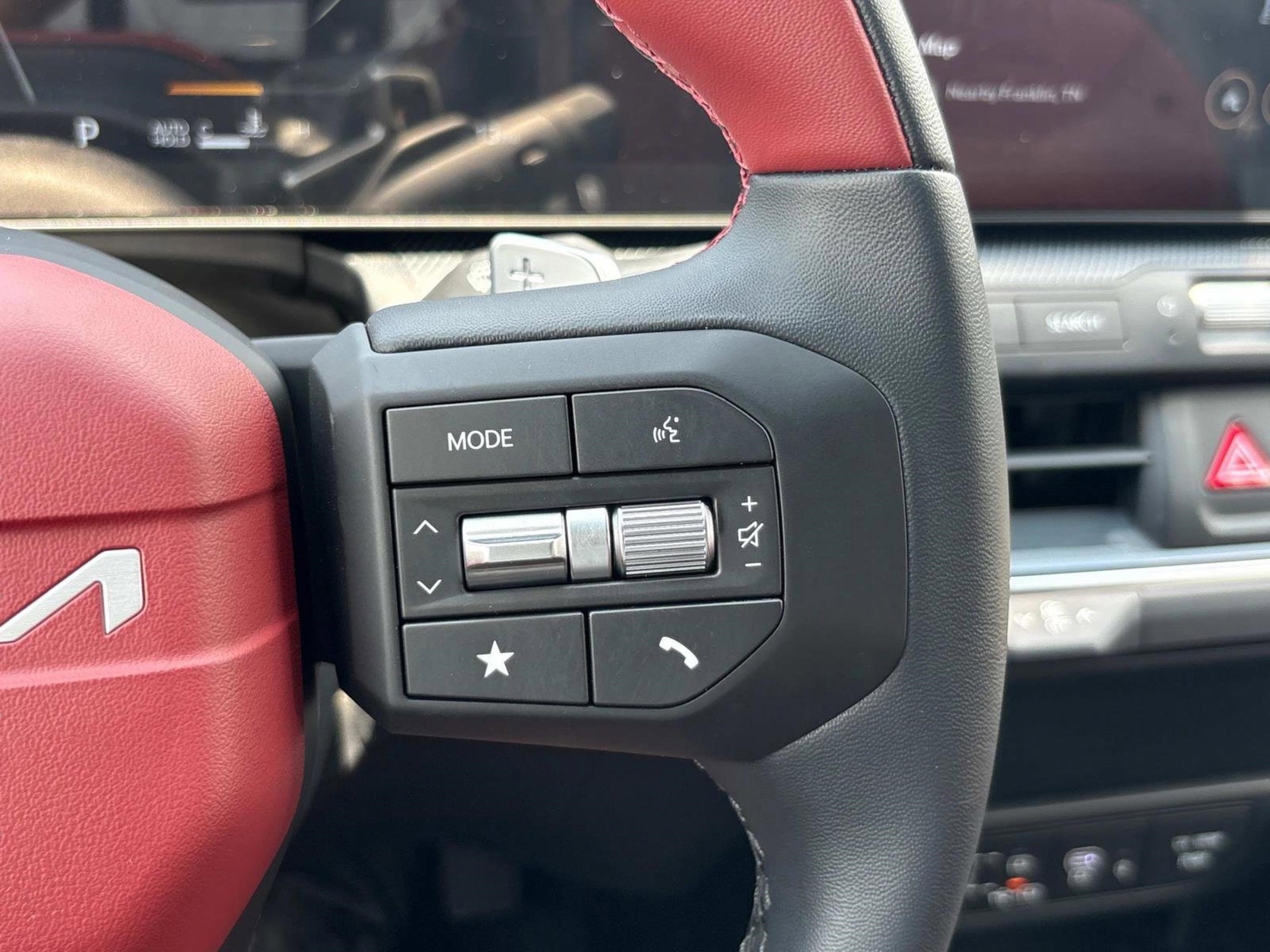2025 Kia K4 GT-Line photo 25