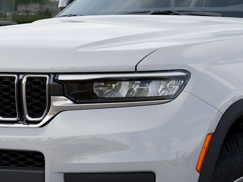 2025 Jeep Grand Cherokee Laredo X photo 3