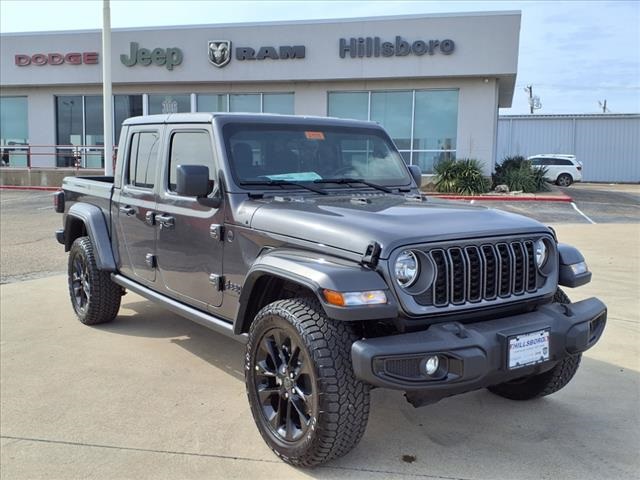 2025 Jeep Gladiator Nighthawk's photo