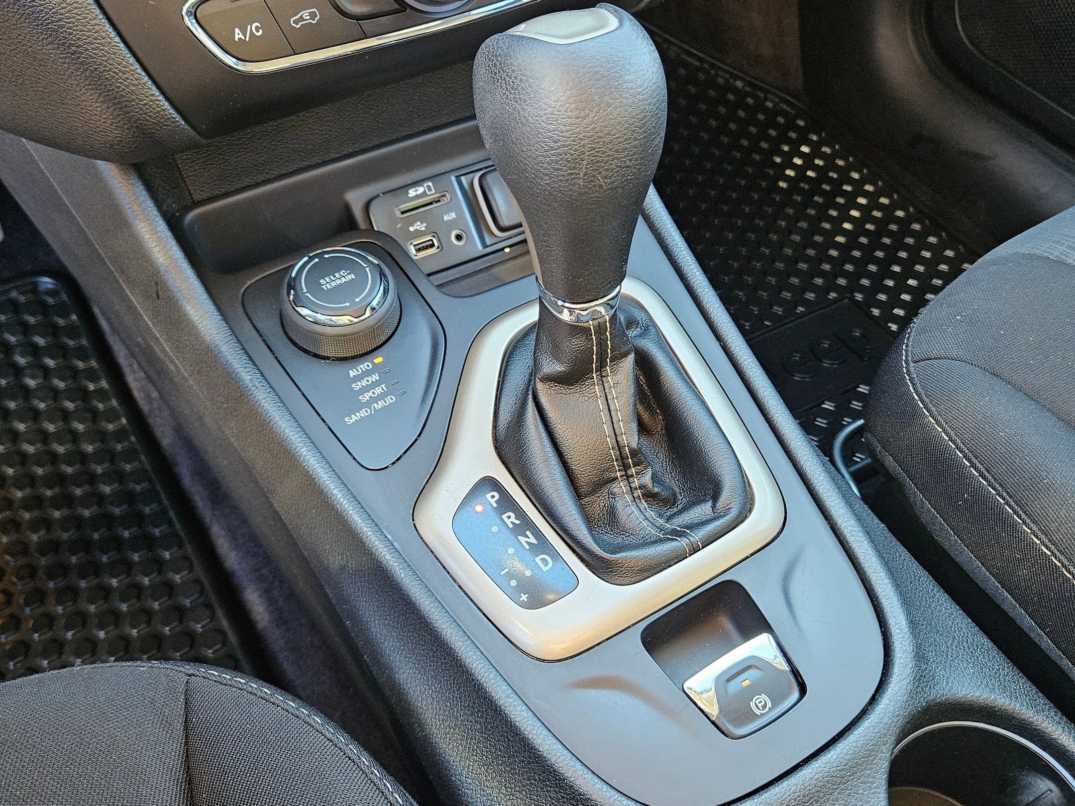 2016 Jeep Cherokee Latitude photo 24