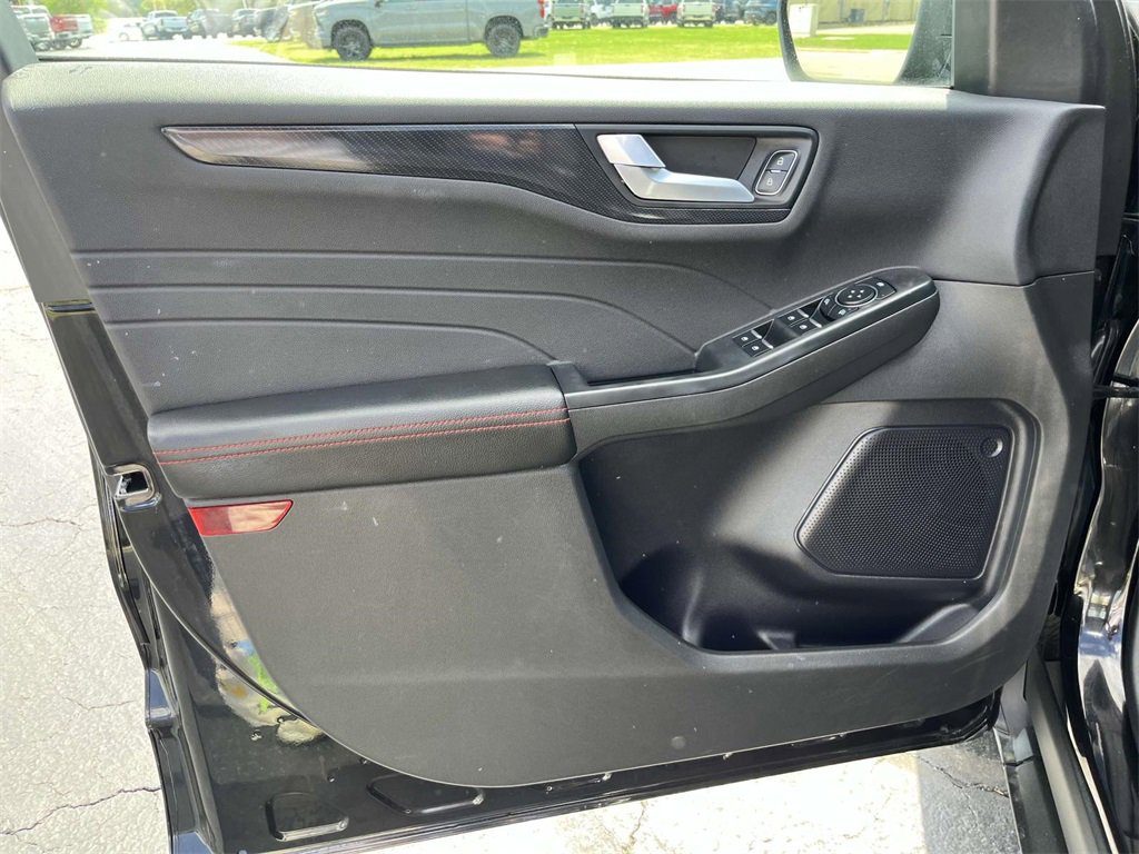 2024 Ford Escape ST-Line photo 12