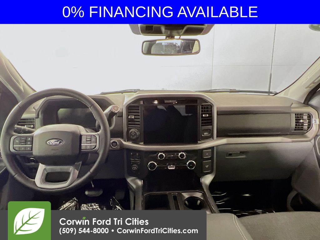 2025 Ford F-150 XLT photo 2