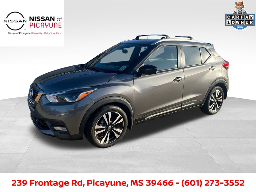 2020 Nissan Kicks SR's photo