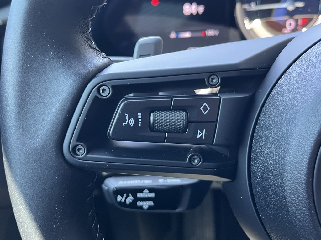 2023 Porsche 911 T photo 11