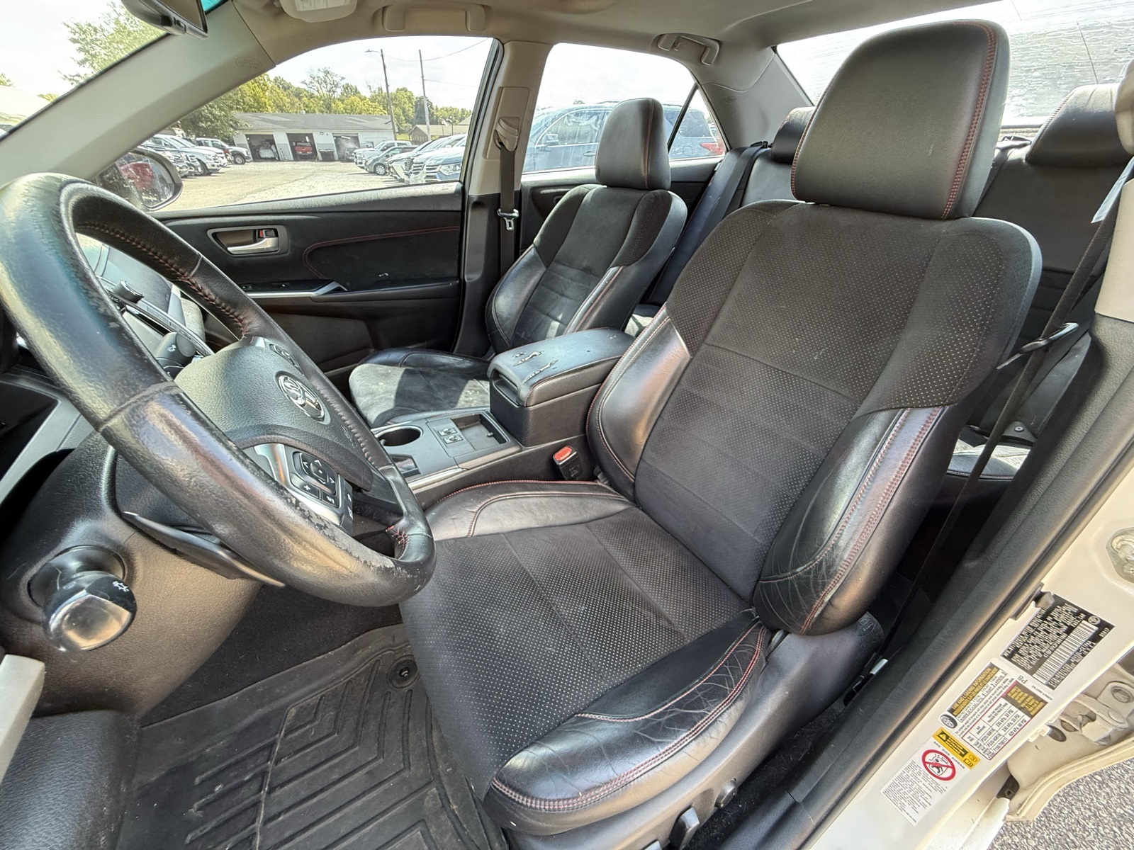 2015 Toyota Camry XSE photo 12