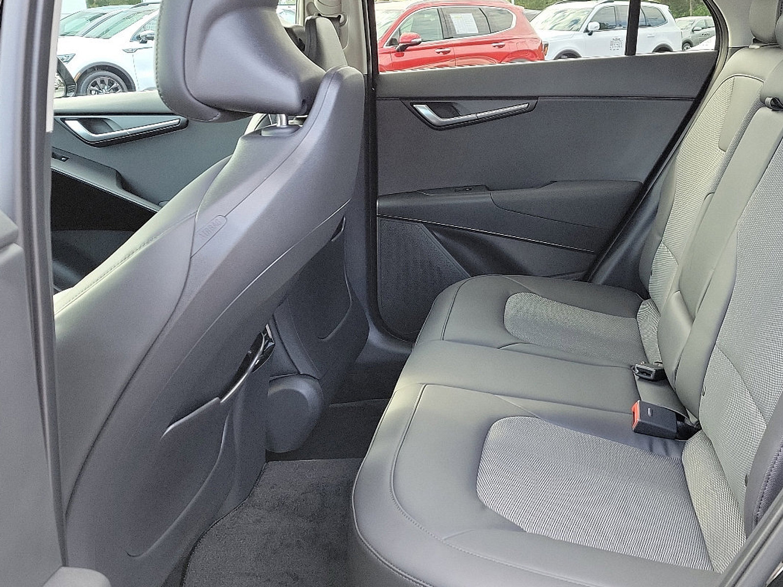 2025 Kia Niro EX Touring photo 6