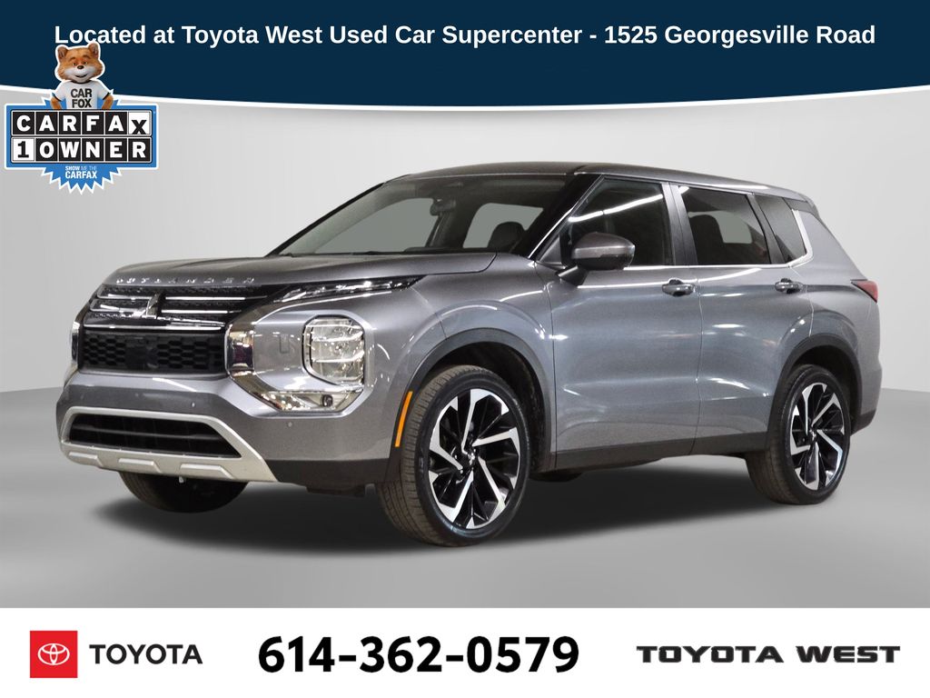 2023 Mitsubishi Outlander SE's photo