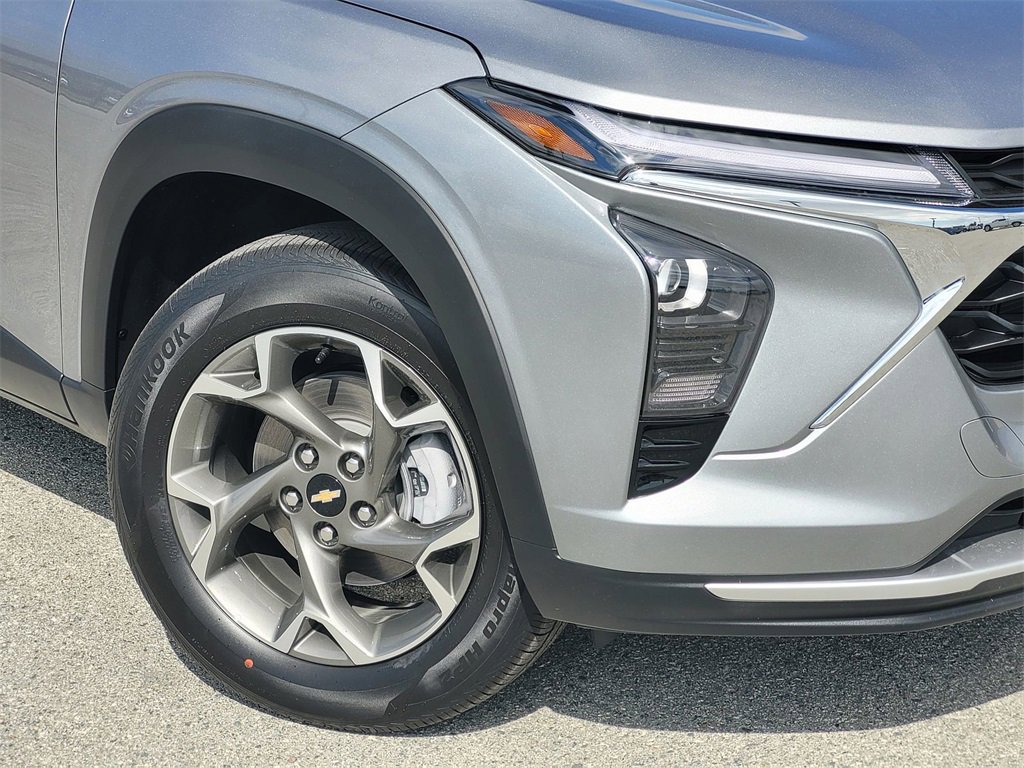 2026 Chevrolet Trax LT photo 3