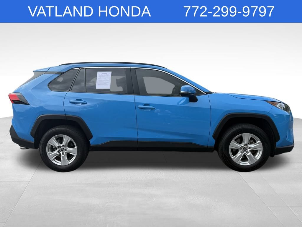 2019 Toyota RAV4 XLE photo 2