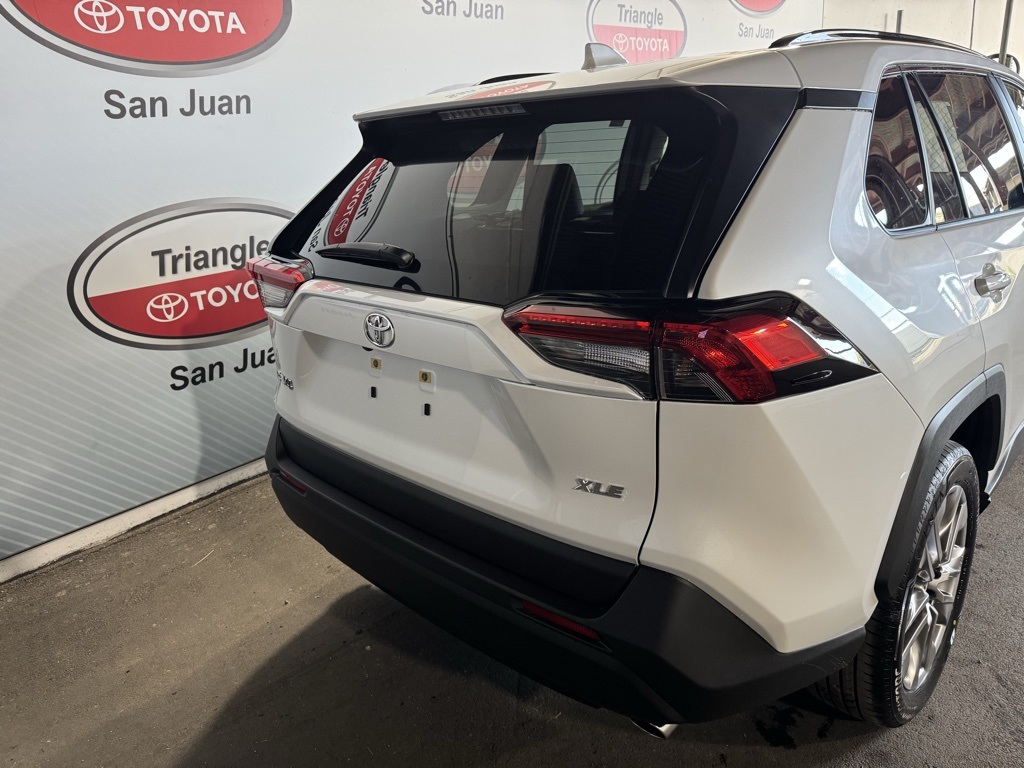 2025 Toyota RAV4 XLE Premium photo 23
