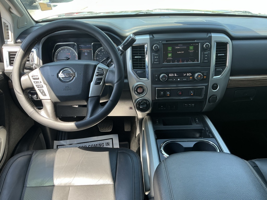 2019 Nissan Titan SL photo 16