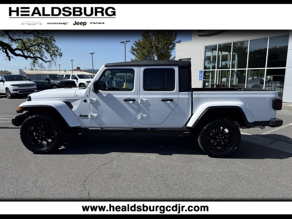 2025 Jeep Gladiator Sport photo 2