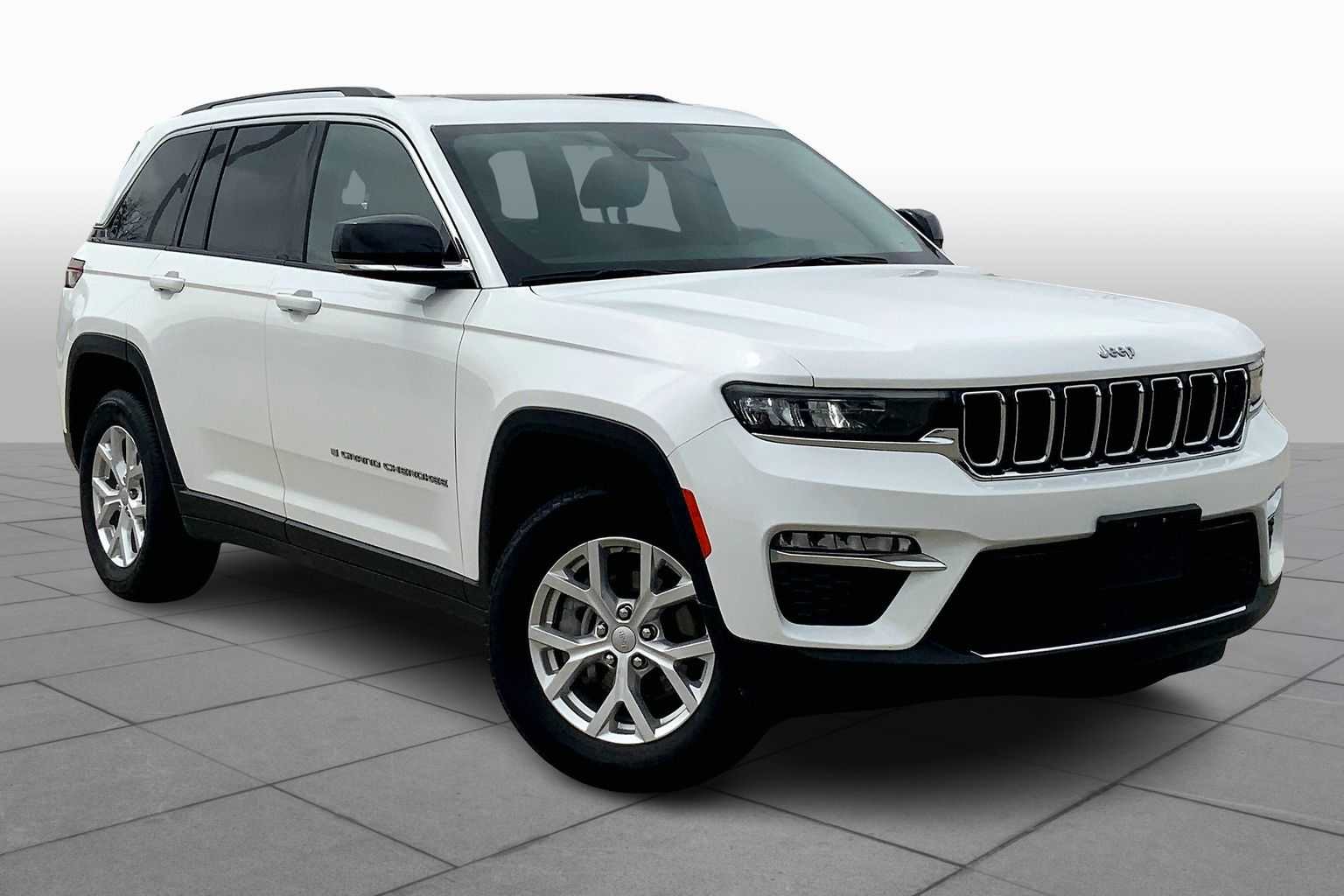 2023 Jeep Grand Cherokee Limited photo 2