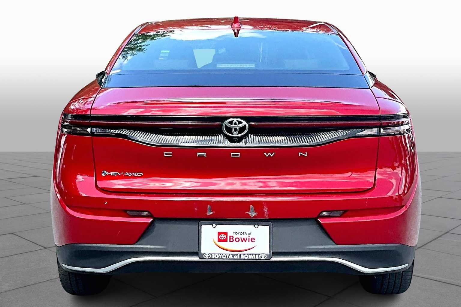 2024 Toyota Crown XLE photo 4