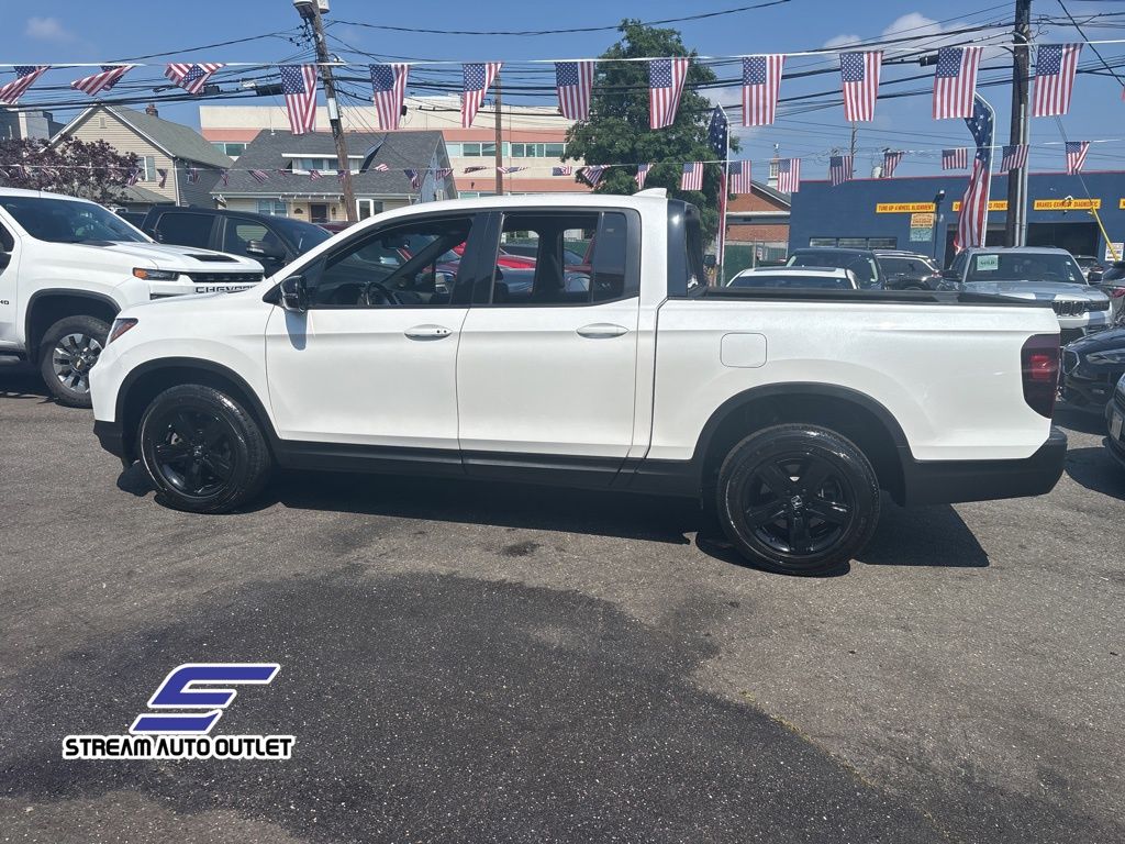 2023 Honda Ridgeline Black Edition photo 4