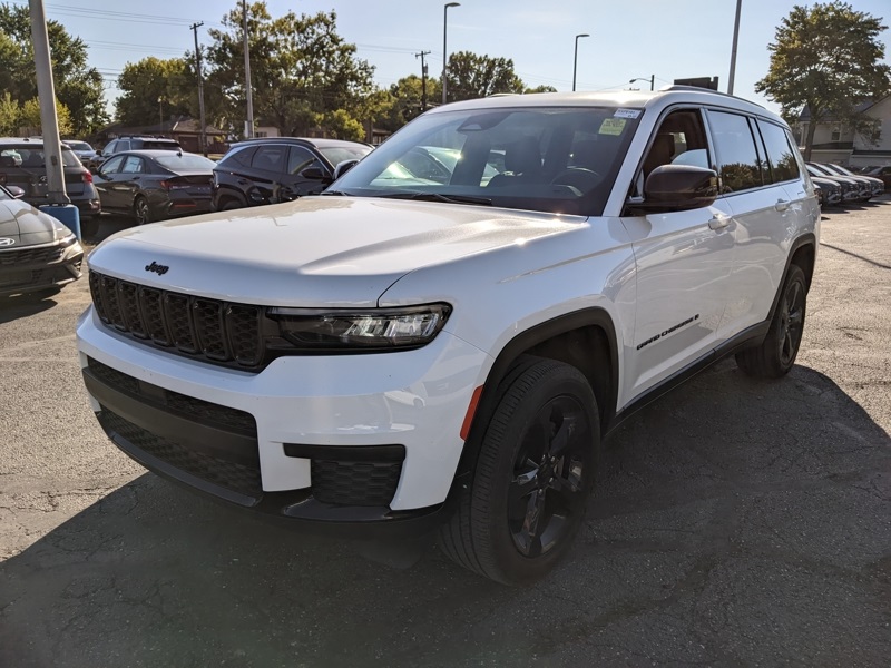 2023 Jeep Grand Cherokee Altitude photo 6