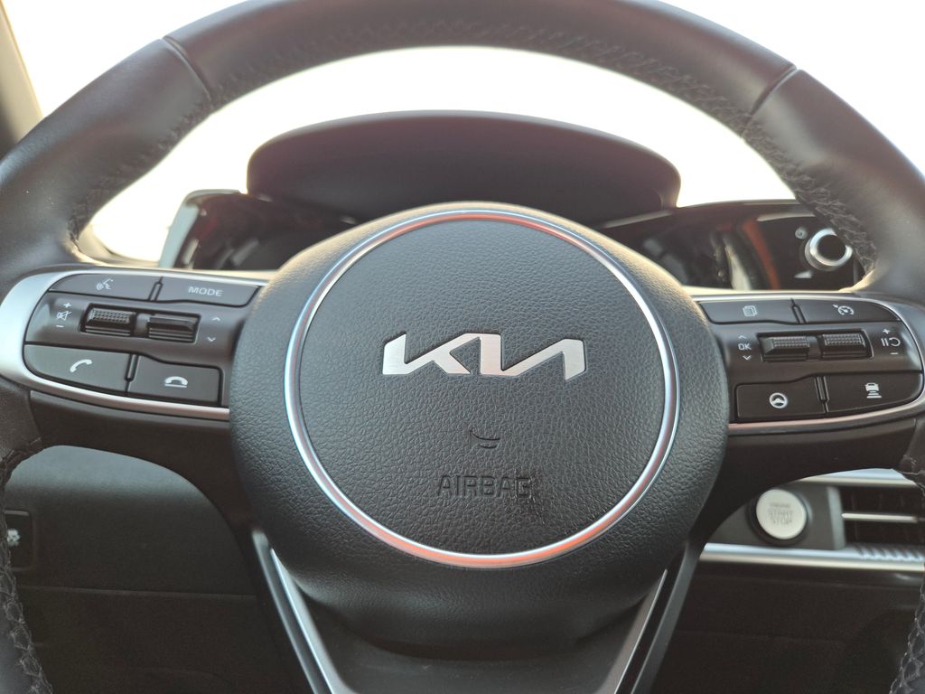 2022 Kia K5 GT-Line photo 22