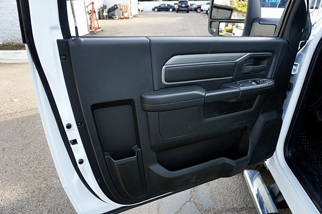 New 2024 Bright White Clear-Coat Exterior Paint RAM Tradesman image 23