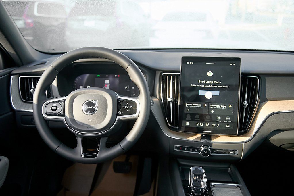 2026 VOLVO XC60 - Image 23
