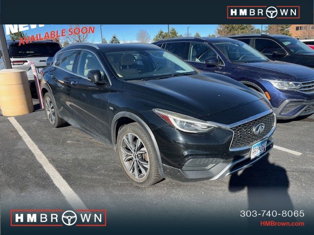 2018 INFINITI QX30 Luxury