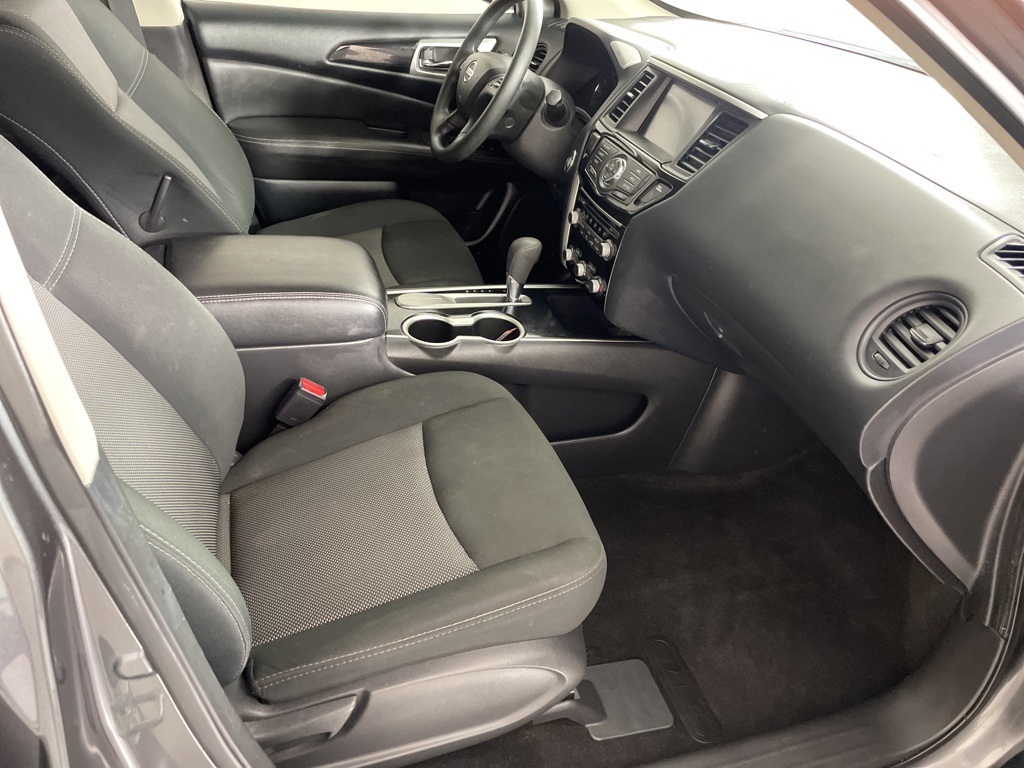 2020 Nissan Pathfinder S photo 40