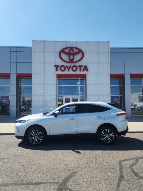2023 Toyota Venza LE photo 2