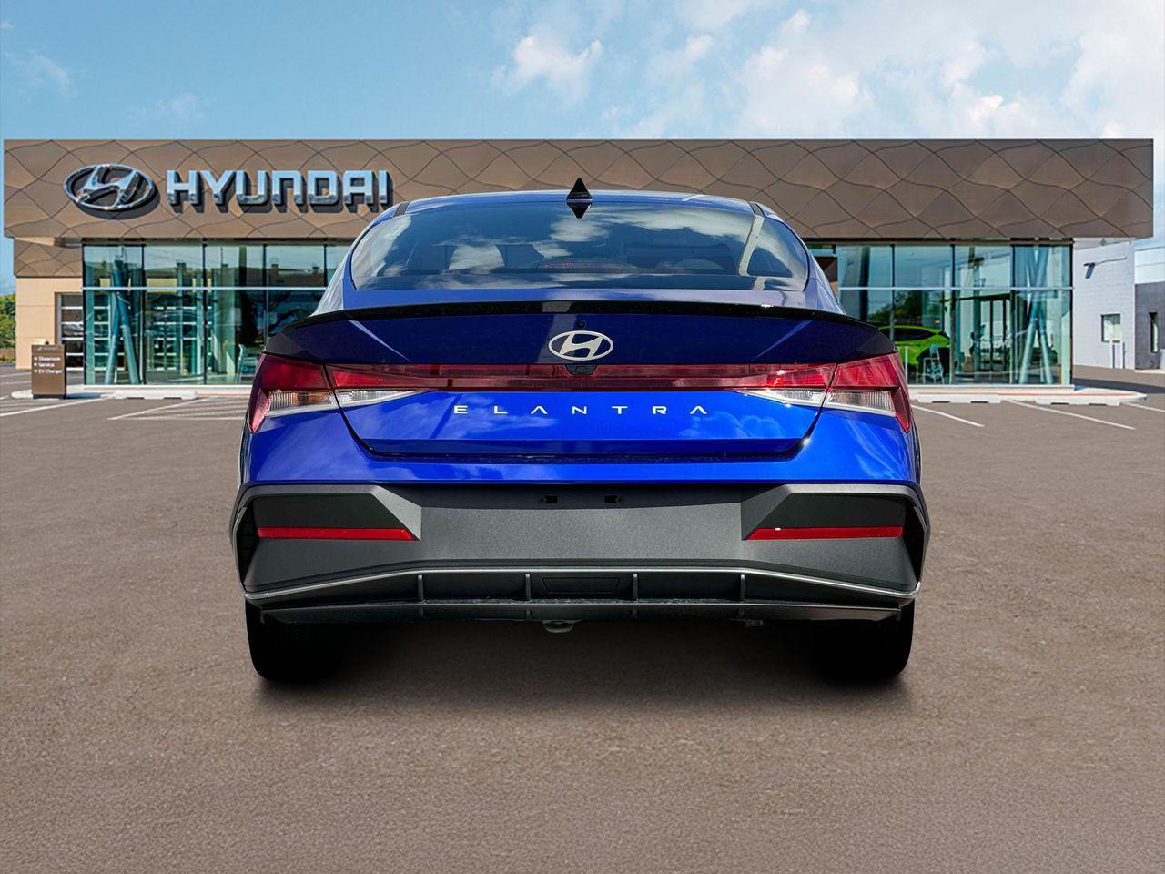 2025 Hyundai Elantra SEL Sport photo 6