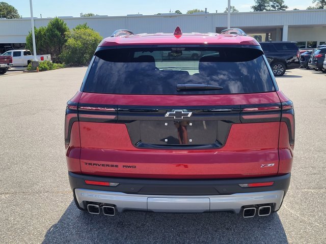 2025 Chevrolet Traverse Z71 photo 2