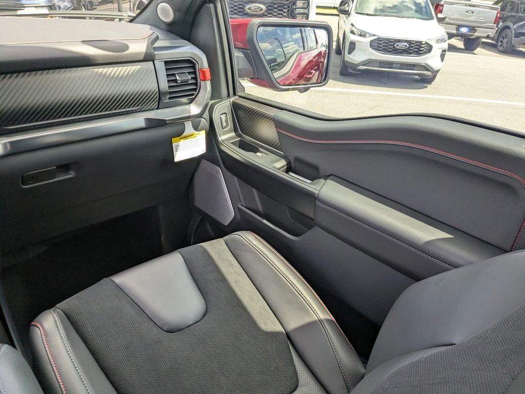 2025 Ford F-150 Raptor photo 18