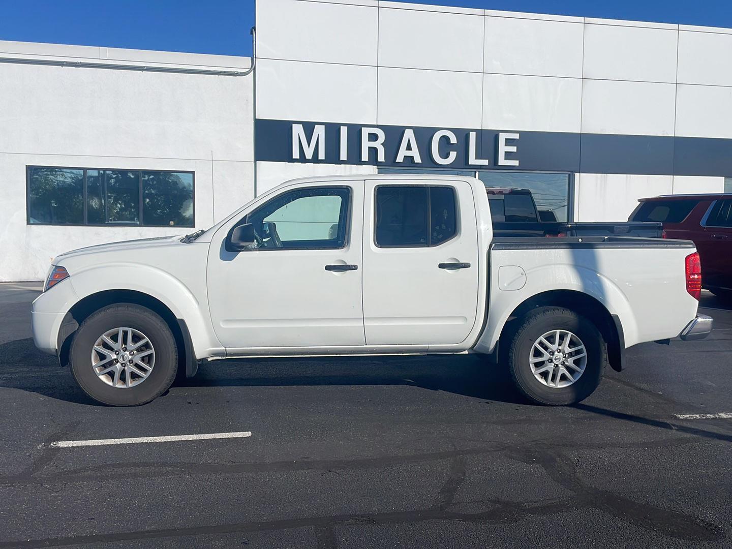 2019 Nissan Frontier SV photo 2