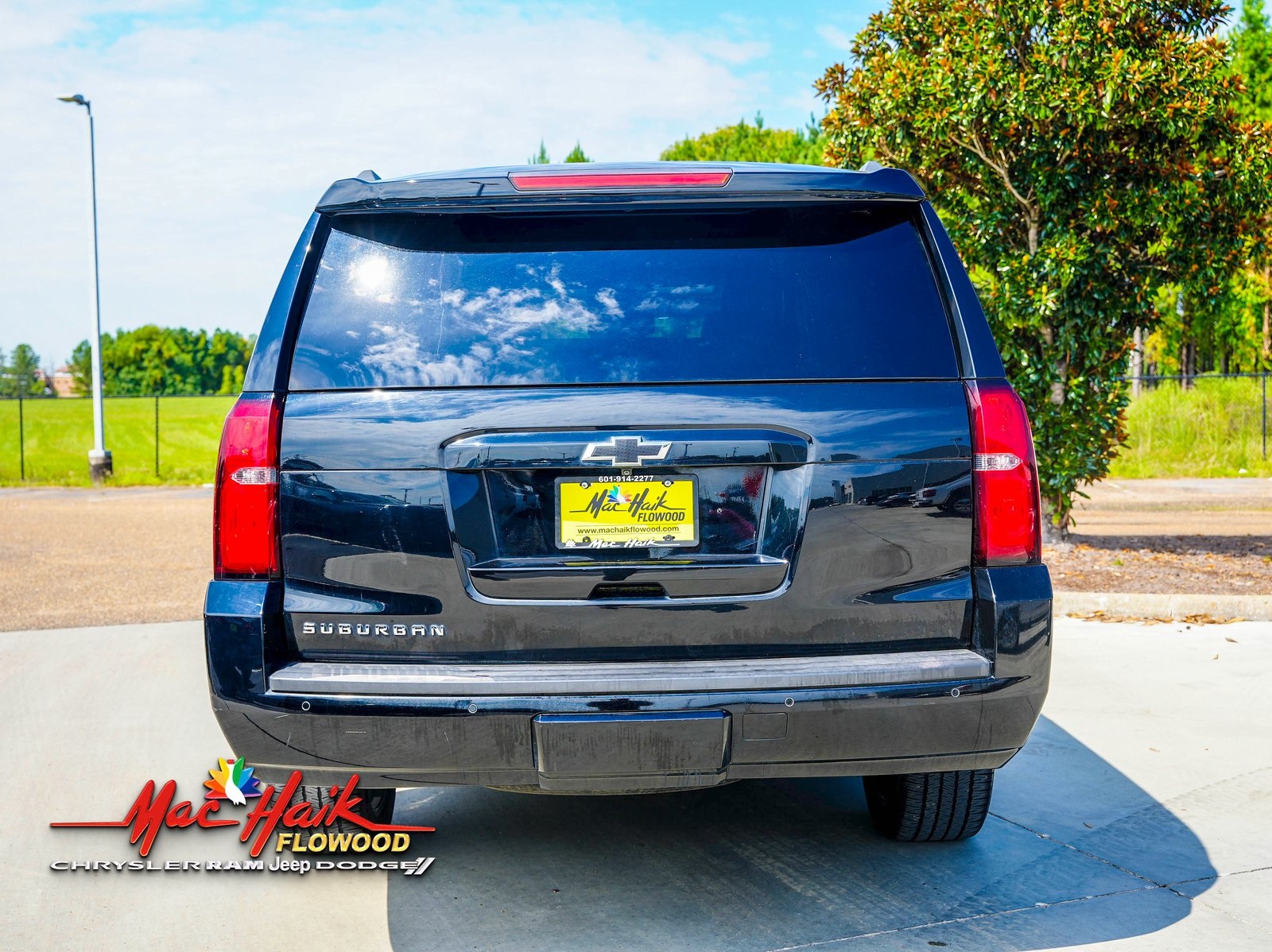 2019 Chevrolet Suburban LT photo 4