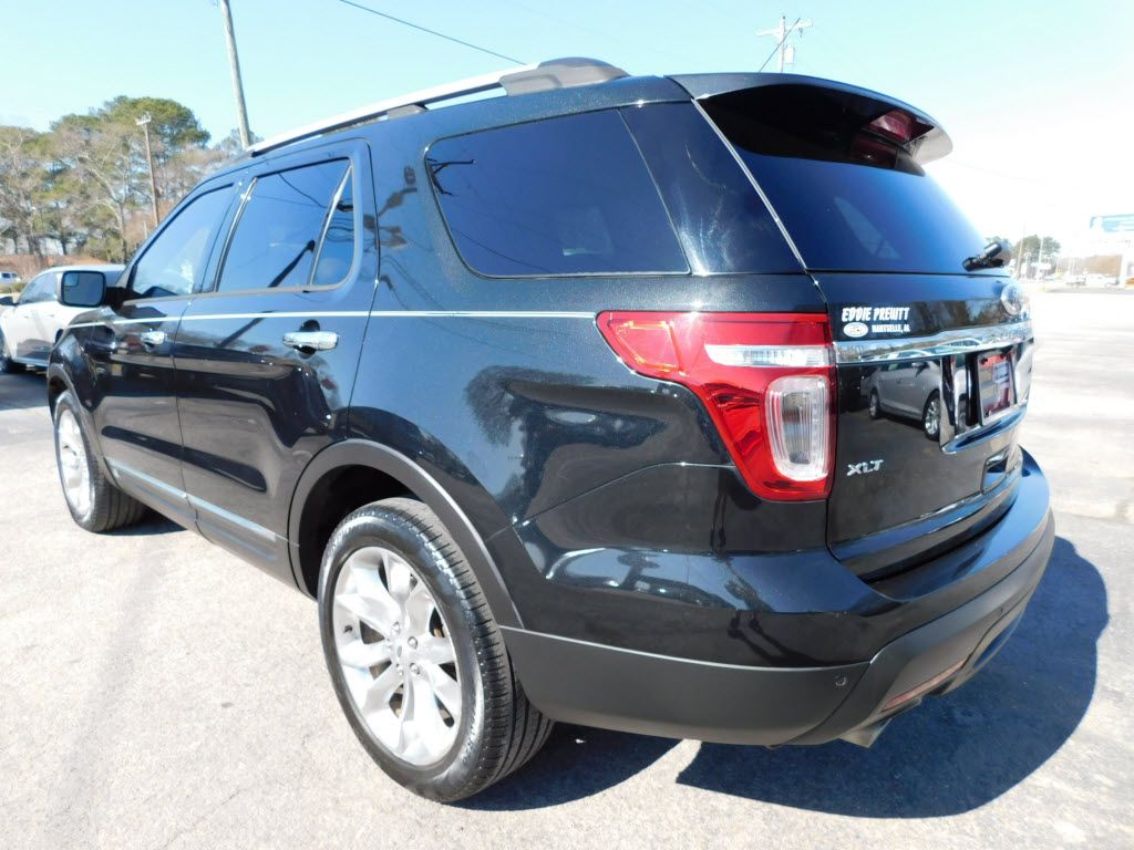 2015 Ford Explorer XLT photo 2
